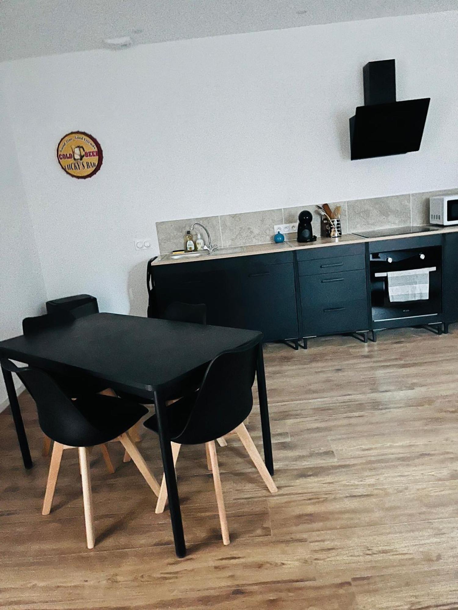 Logements 6 Pers A 15 Minutes D Angers Corné Zewnętrze zdjęcie